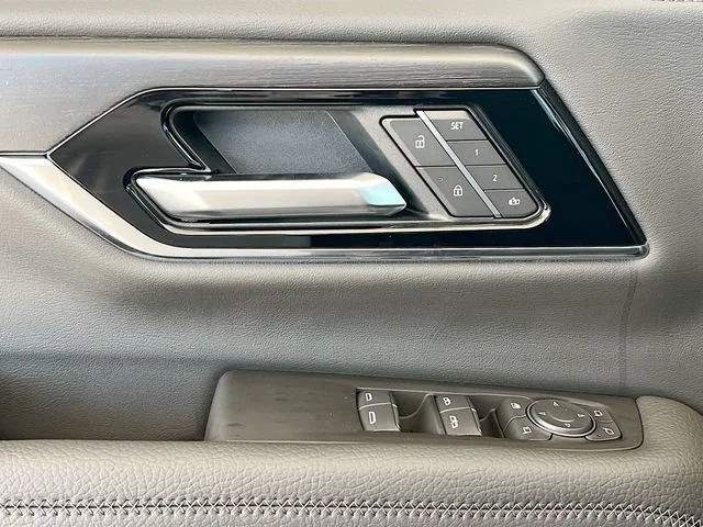 2026 GMC Yukon Denali - Photo 13