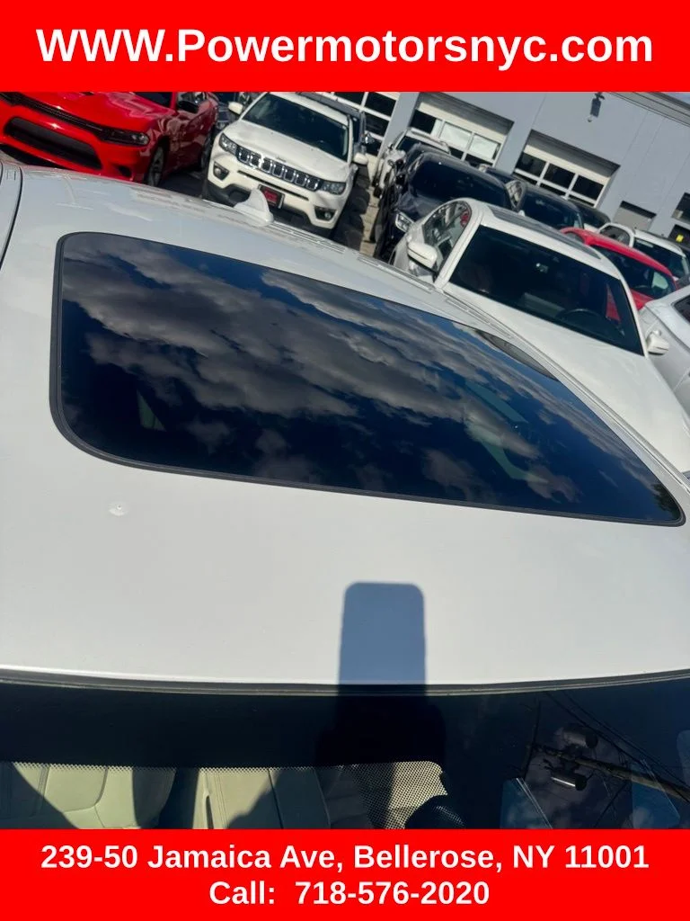 Used 2020 White BMW 530i xDrive image 15