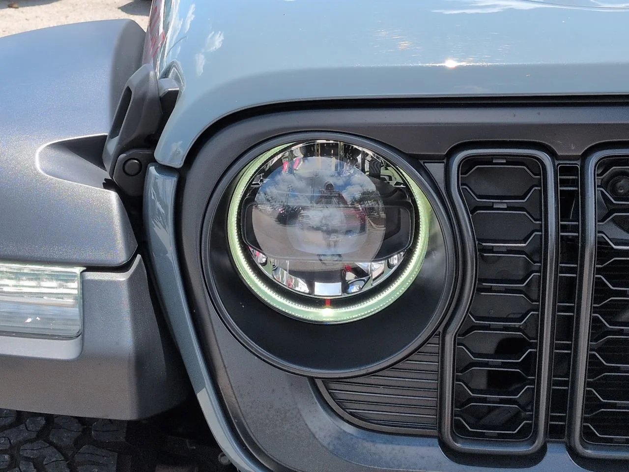 Used 2024 Anvil Clear Coat Jeep Rubicon image 10