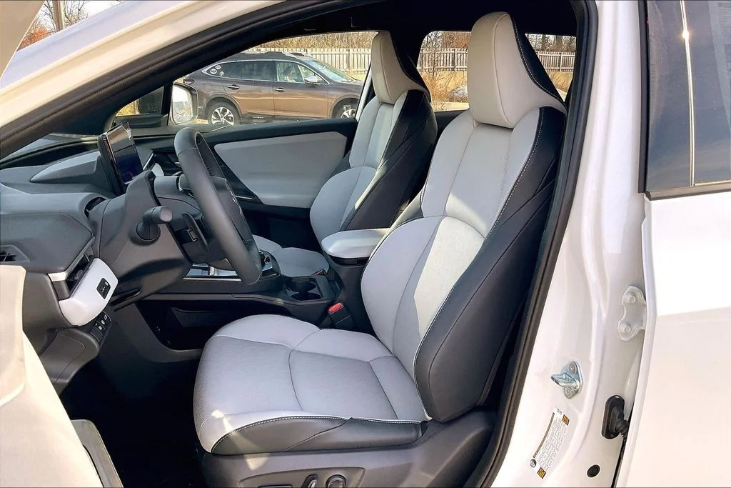 2026 Subaru Solterra Premium - Photo 9