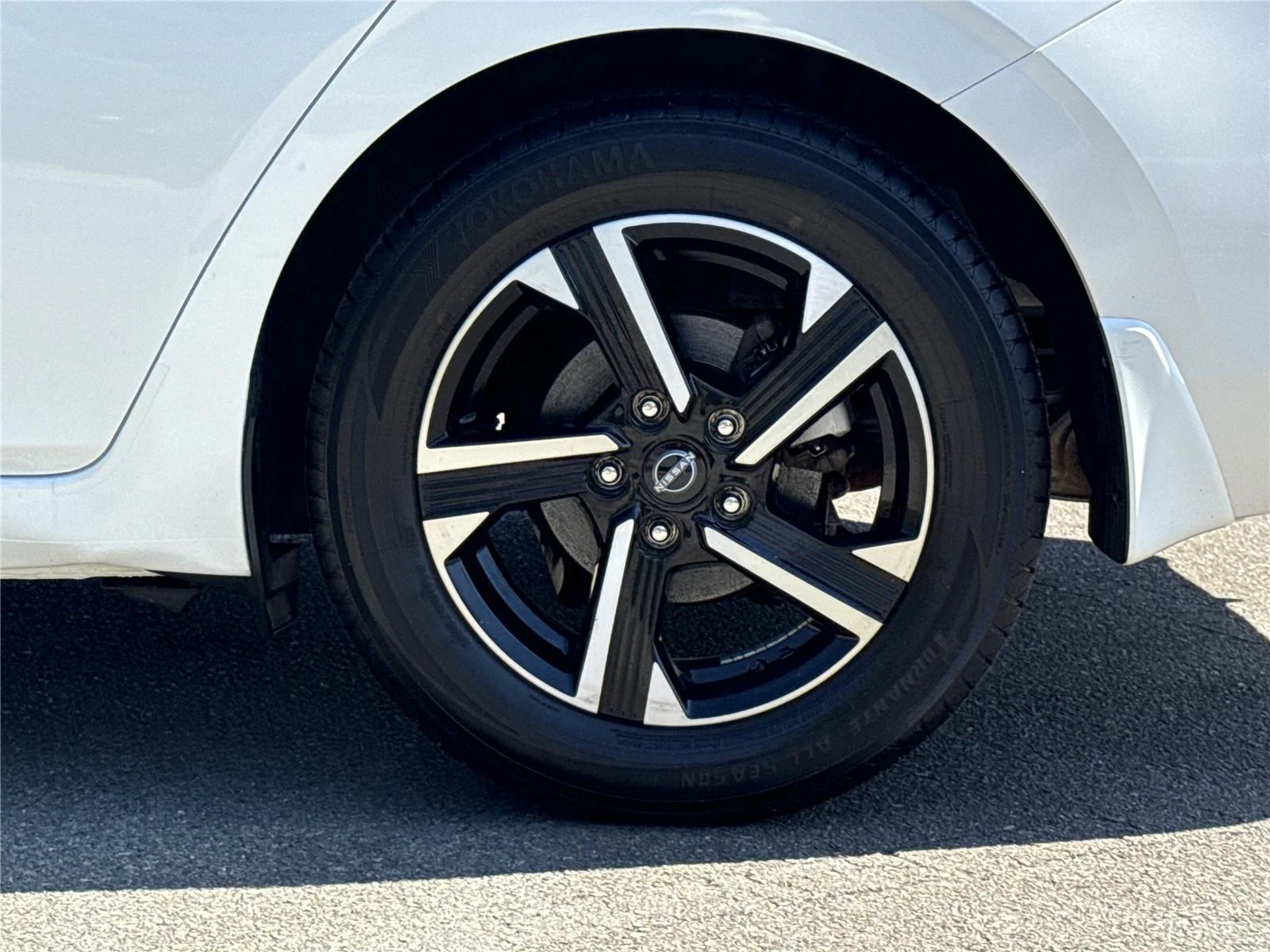 Used 2024 Aspen White Tricoat Nissan SV image 20