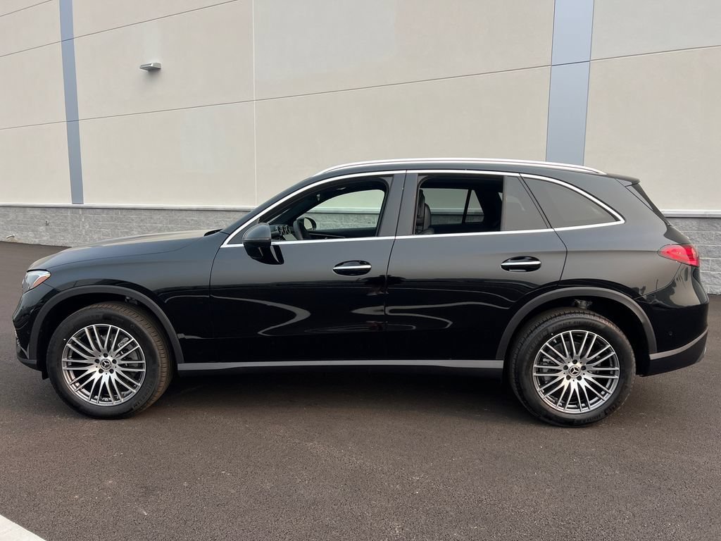 New 2026 Black Mercedes-Benz GLC 300 image 39