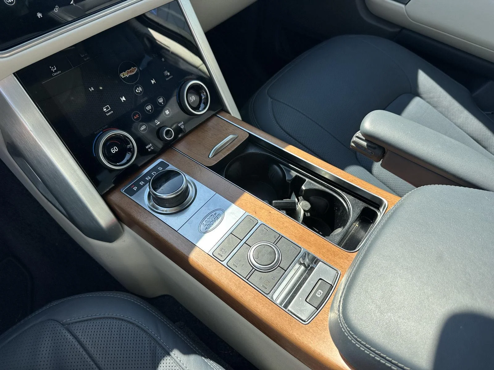 Used 2019 Byron Blue Metallic Land Rover HSE image 32
