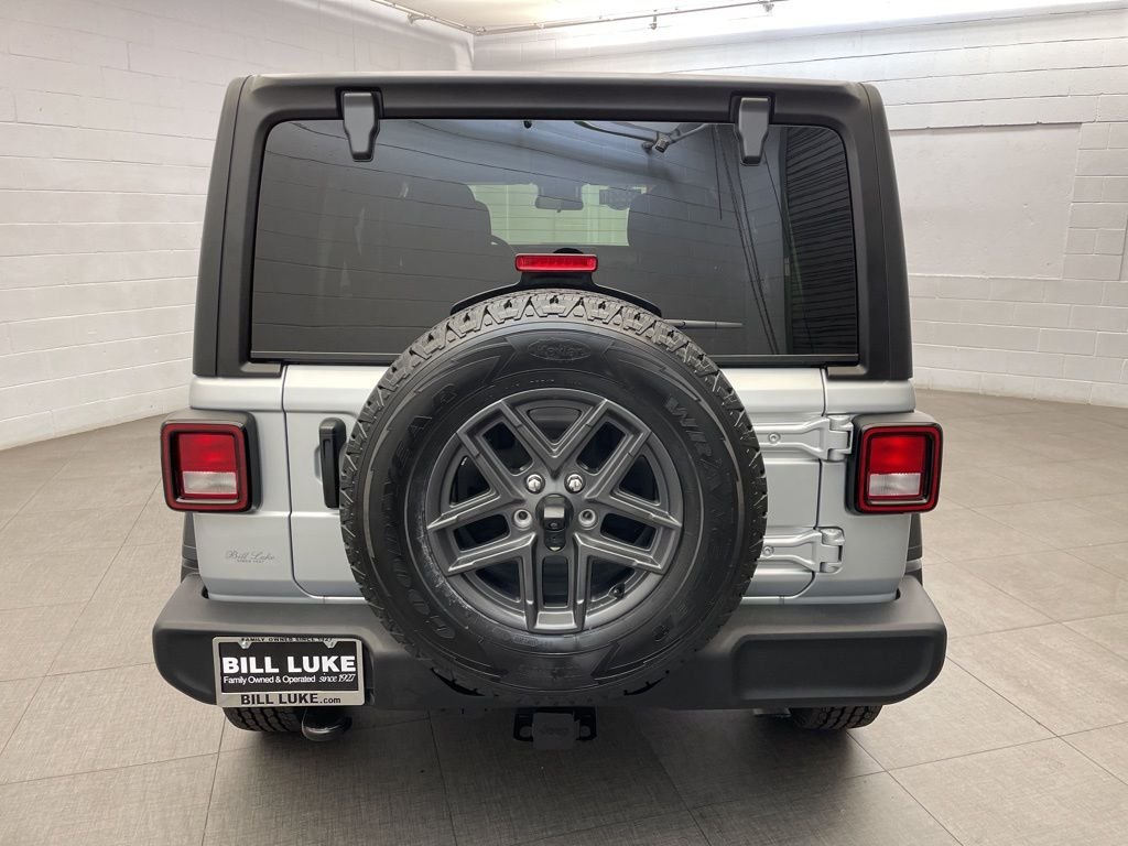 Used 2024 Silver Jeep Sport S image 6