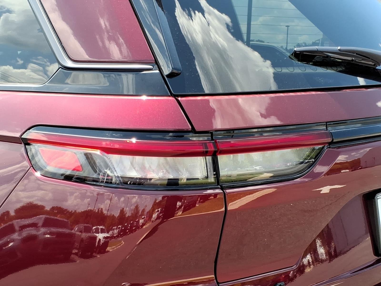 New 2026 Velvet Red Pearl-Coat Exterior Paint Jeep Limited image 19