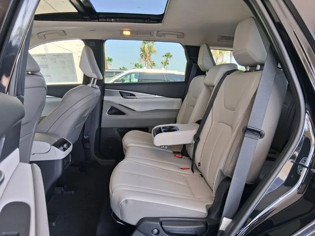 New 2027 MINERAL BLACK INFINITI Luxe FWD image 20