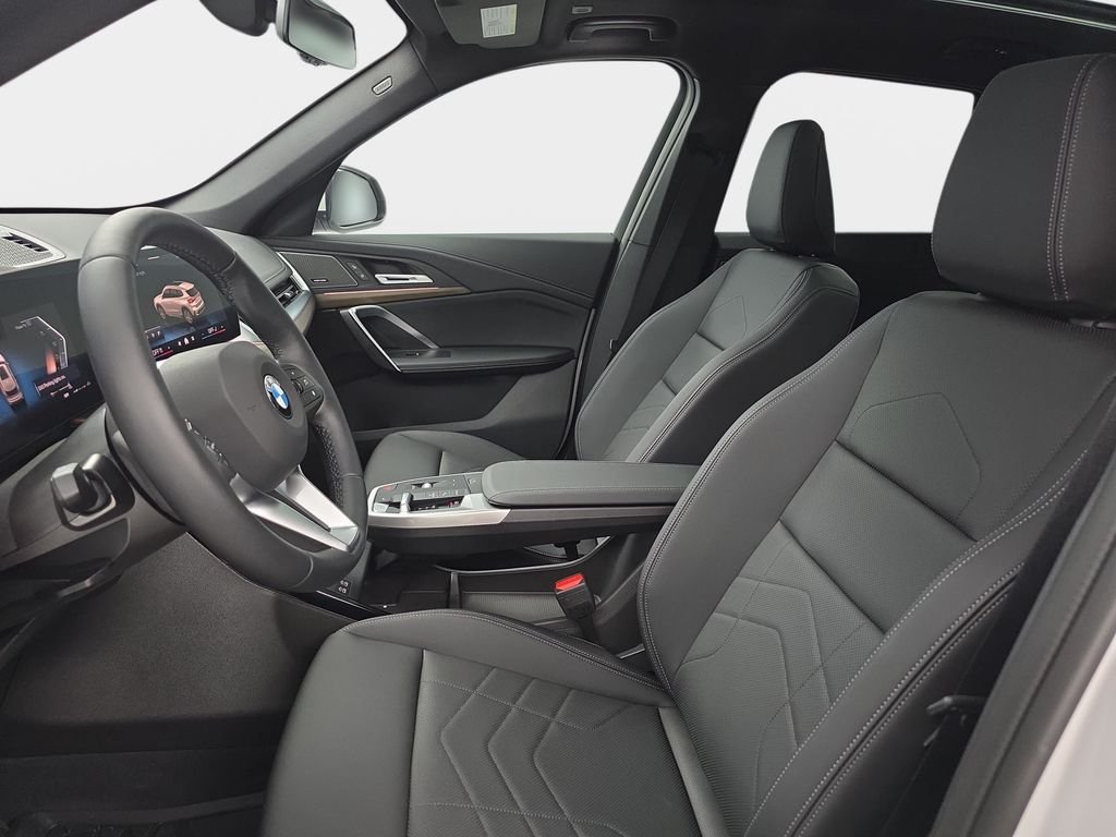 New 2026 Mineral White Metallic BMW xDrive28i image 15