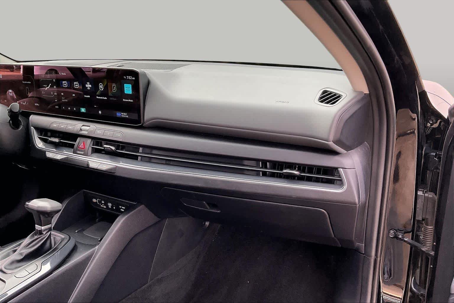 Used 2025 Aurora Black Pearl Kia EX image 16