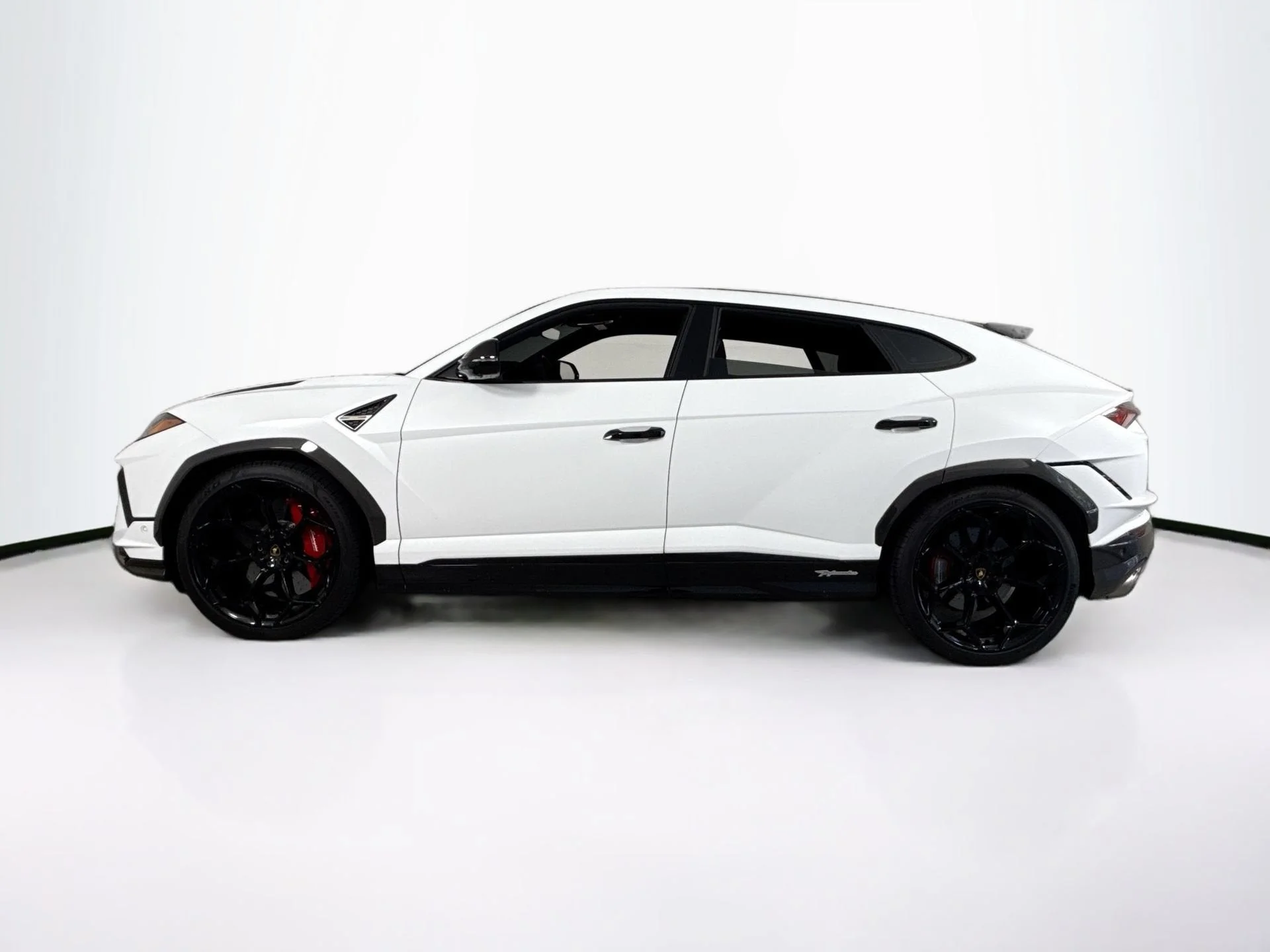 Used 2024 Bianco Monocerus Metallic Lamborghini Performante image 4