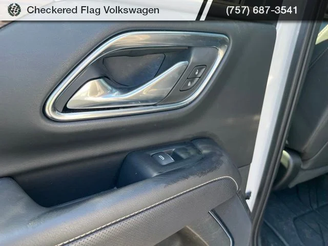 Used 2023 Iridescent Pearl Tricoat Chevrolet Premier image 18