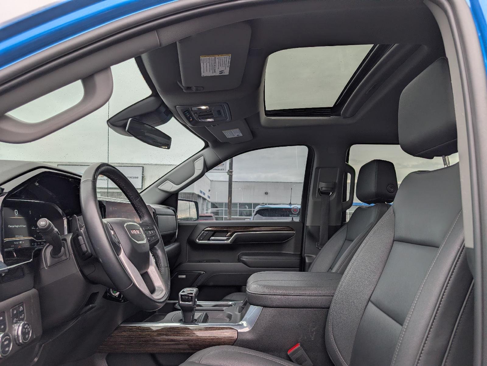 Used 2024 Dynamic Blue Metallic GMC Elevation image 9