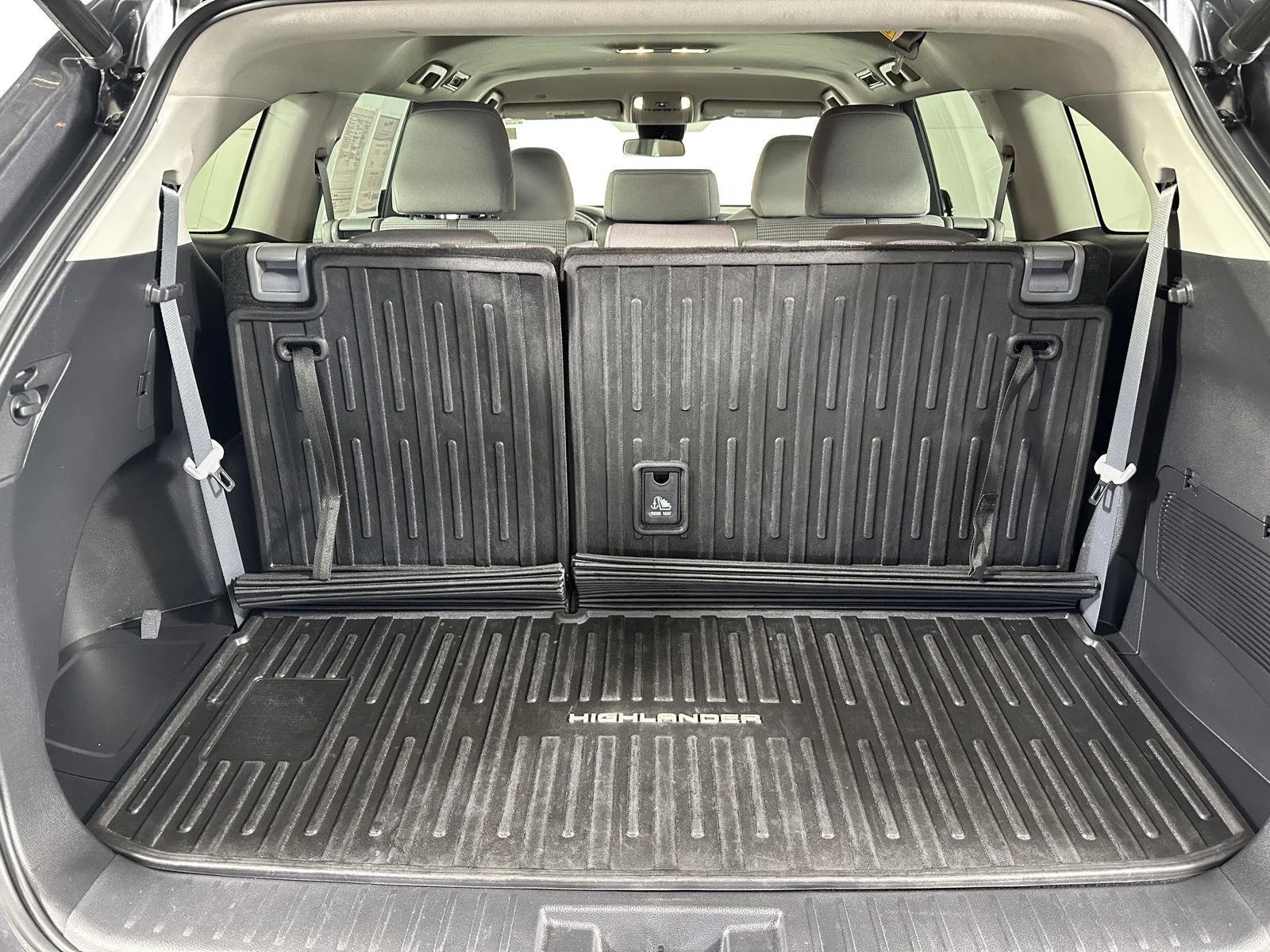 Used 2021 Magnetic Gray Metallic Toyota LE image 18