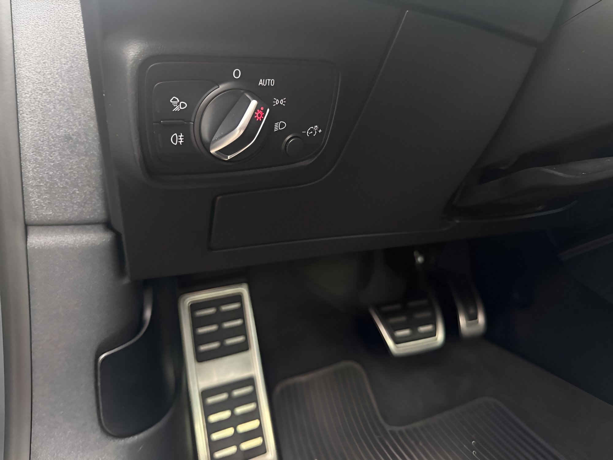 Used 2016 Nano Gray Metallic Audi 2.0T image 22