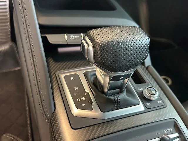 Used 2017 Daytona Gray Pearl Effect Audi V10 image 21