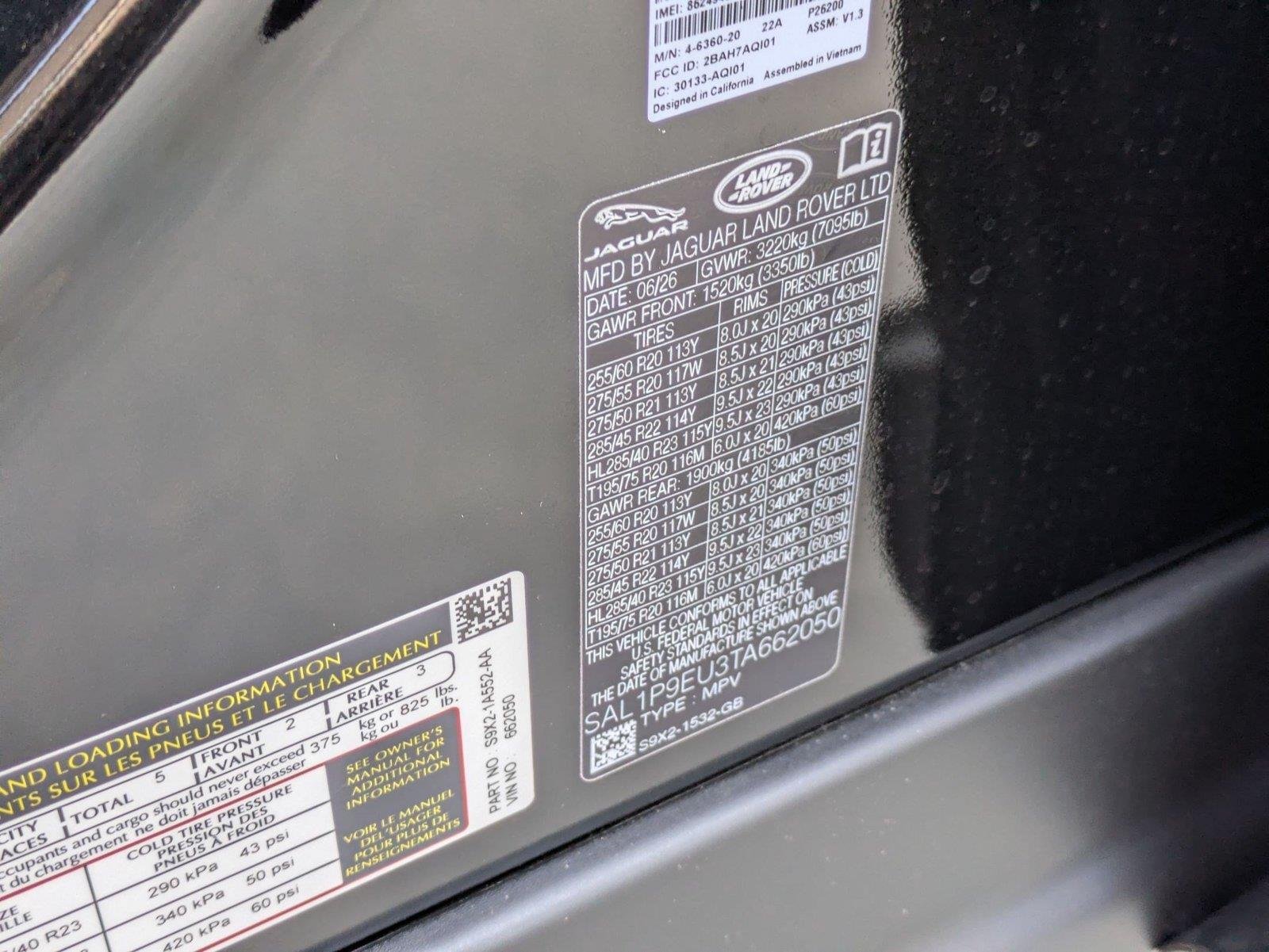New 2026 Santorini Black Land Rover SE image 38