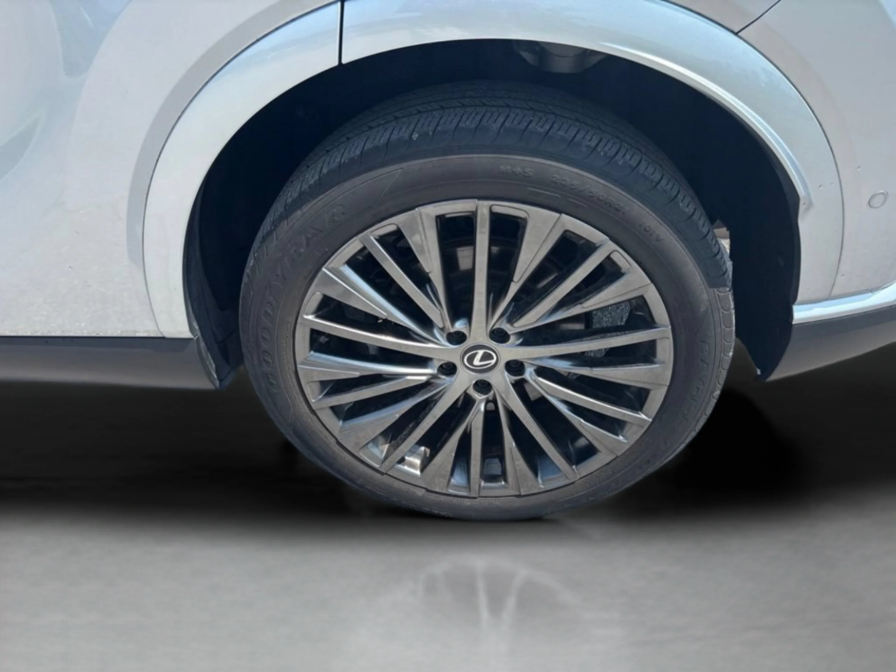 Used 2023 Iridium Lexus 350 Luxury image 39