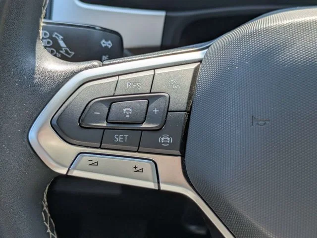 Used 2022  Volkswagen 3.6L V6 SE w/Technology image 26
