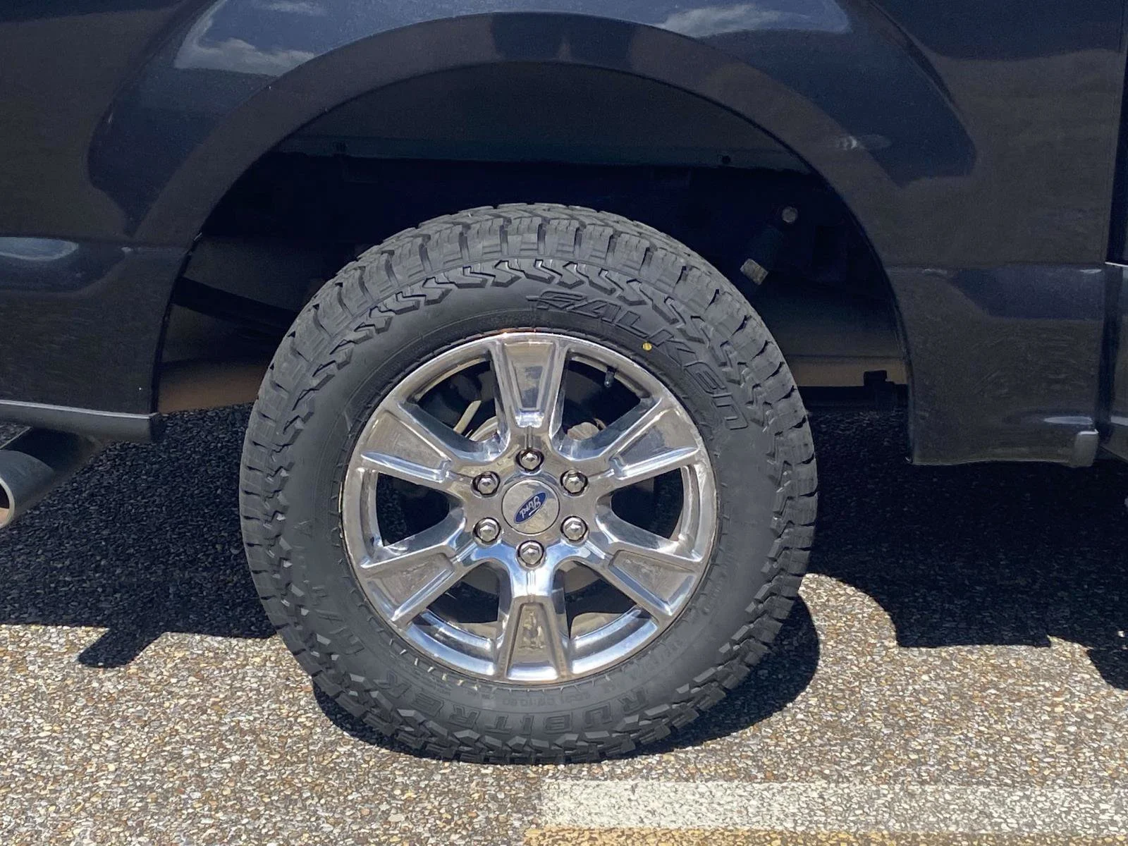 Used 2015 Black Ford XLT image 3