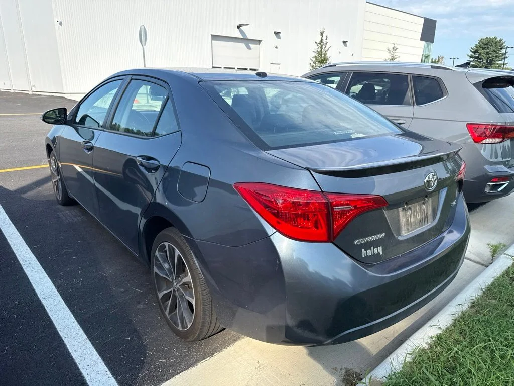 Used 2018 Gray Toyota SE image 5