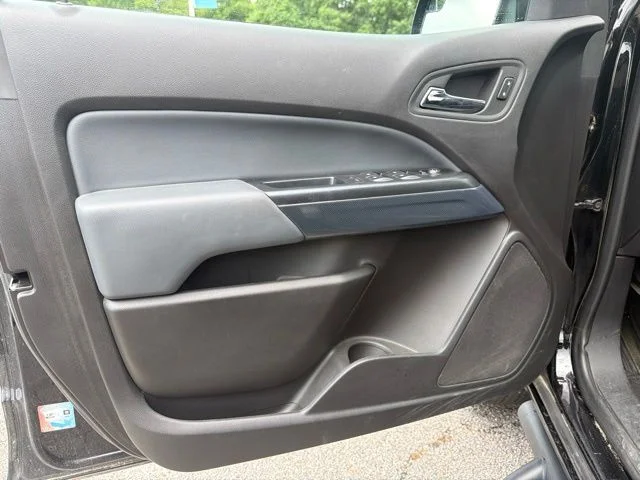 Used 2016 Black Chevrolet Z71 image 9