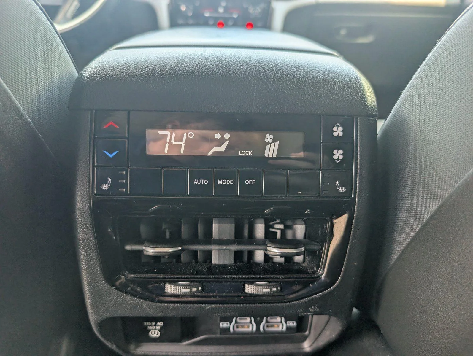 Used 2022 Rocky Mountain Pearlcoat Jeep Limited image 36