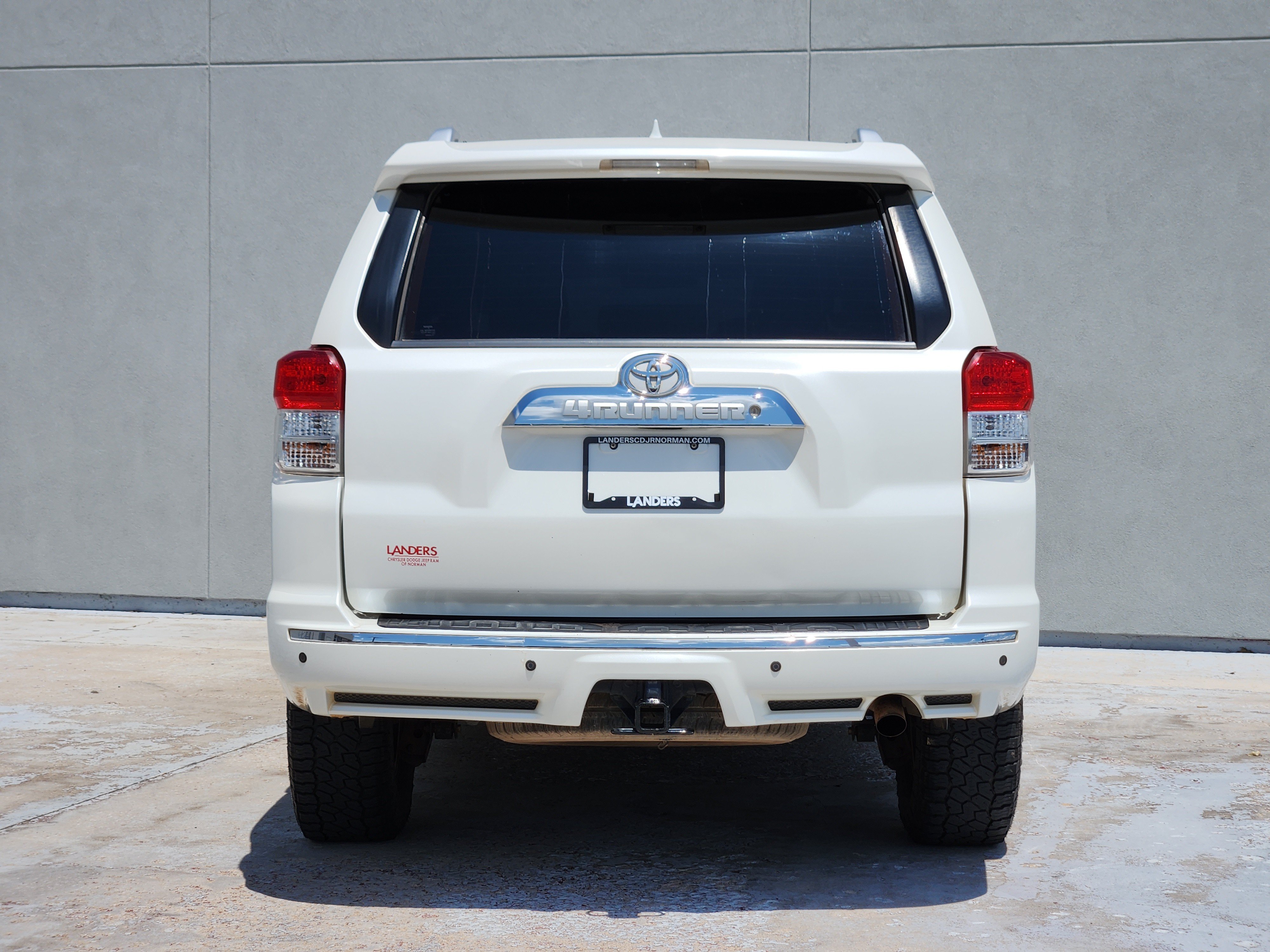 Used 2012 Blizzard Pearl Toyota SR5 image 6