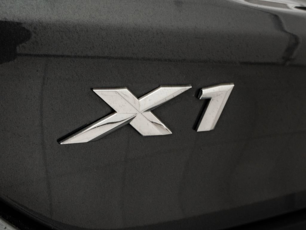 Used 2021 Mineral Gray Metallic BMW xDrive28i image 19