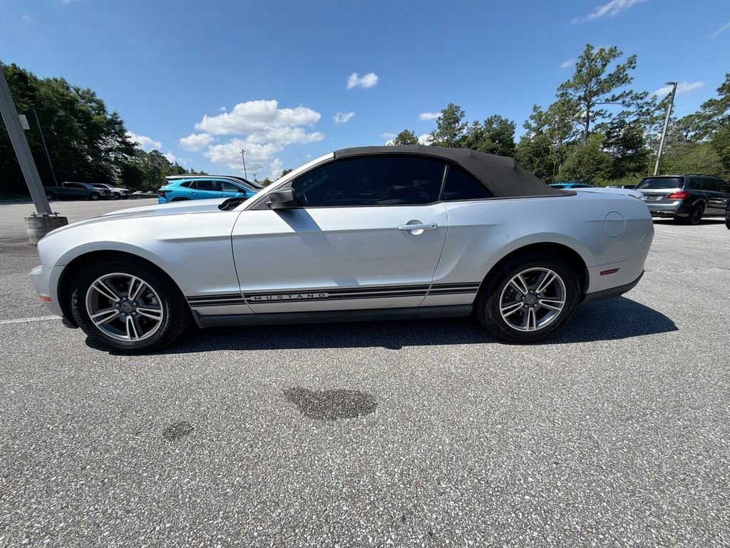 Used 2012  Ford V6 image 6