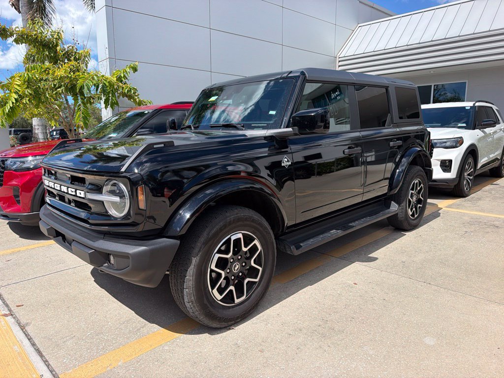 Used 2026 Shadow Black Ford Outer Banks image 2