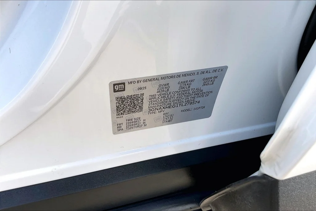 Used 2026 Summit White Chevrolet LT image 28