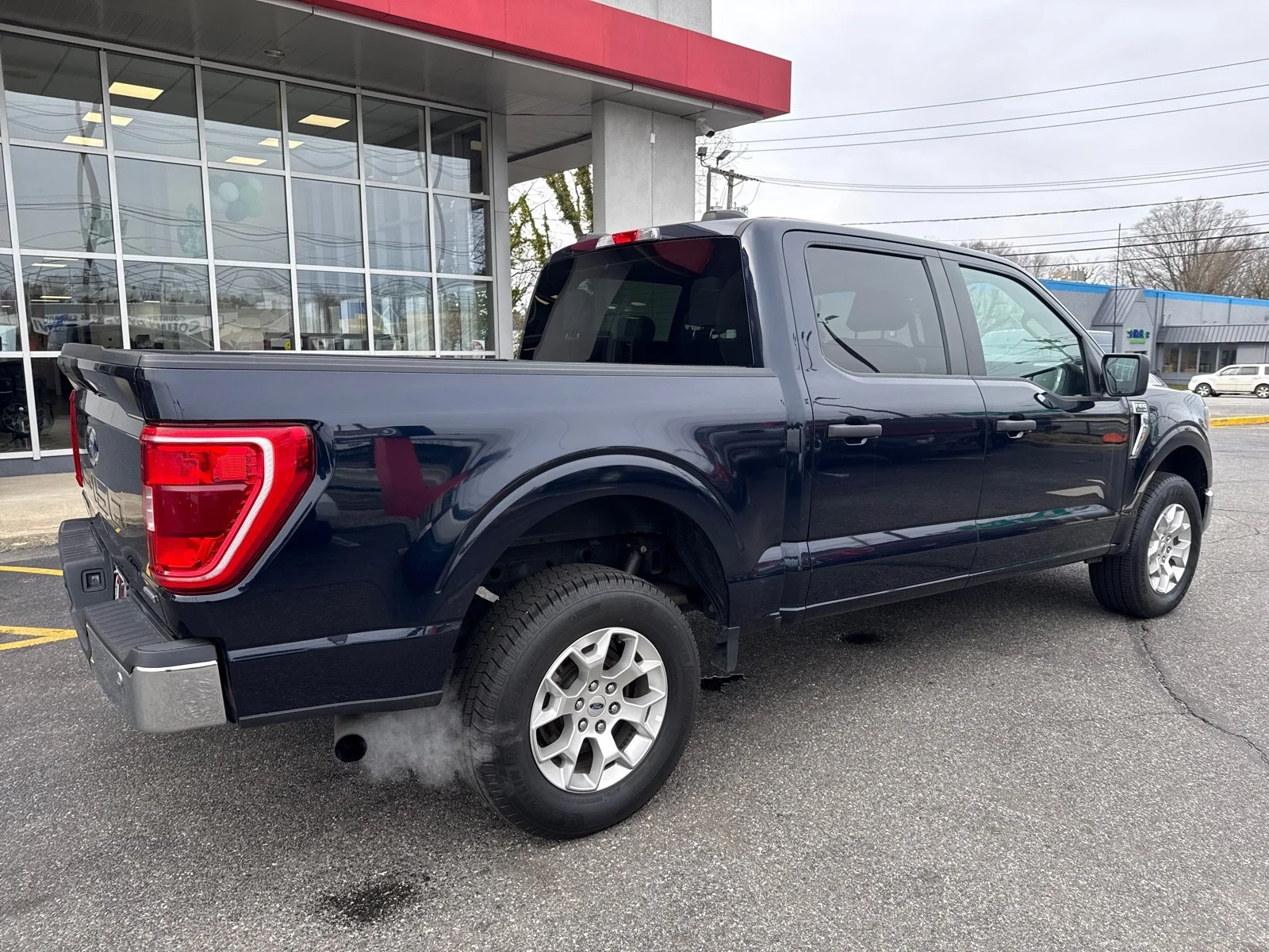 Used 2023 Antimatter Blue Metallic Ford XLT 4WD image 7