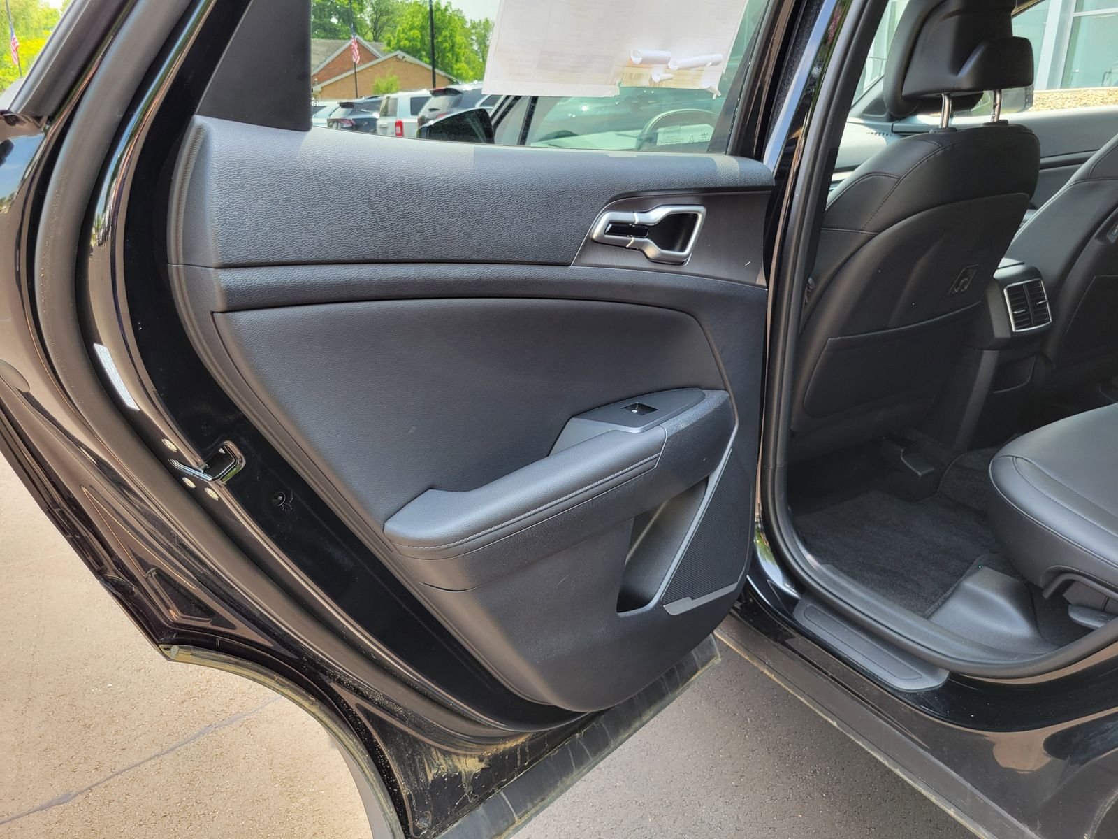 Used 2026 Black Kia X-Line image 21