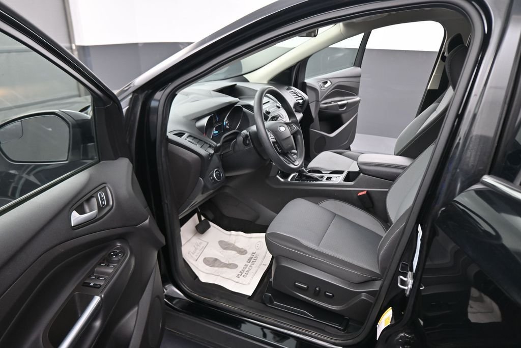 Used 2018 Black Ford SE image 40