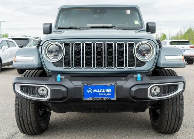 Used 2024 Gray Jeep Sahara 4xe image 3