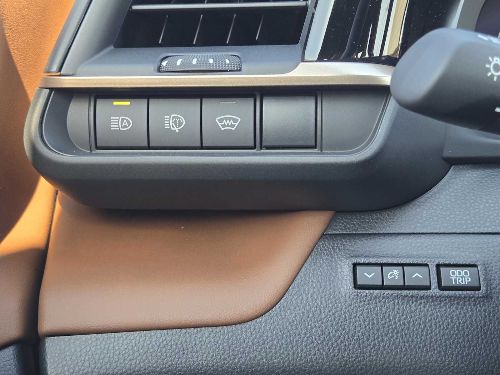 2026 Toyota Crown Signia Limited - Photo 21