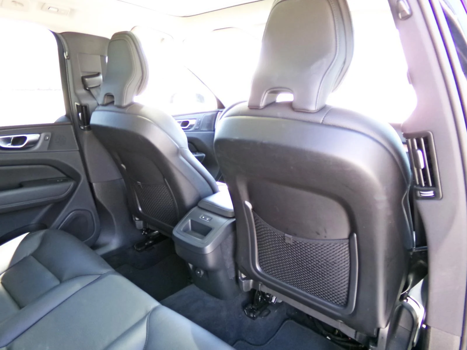 Used 2024 3500 Volvo Plus Dark Theme image 15