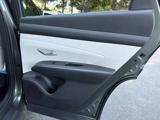 Used 2025 Gray Hyundai SEL Convenience image 16