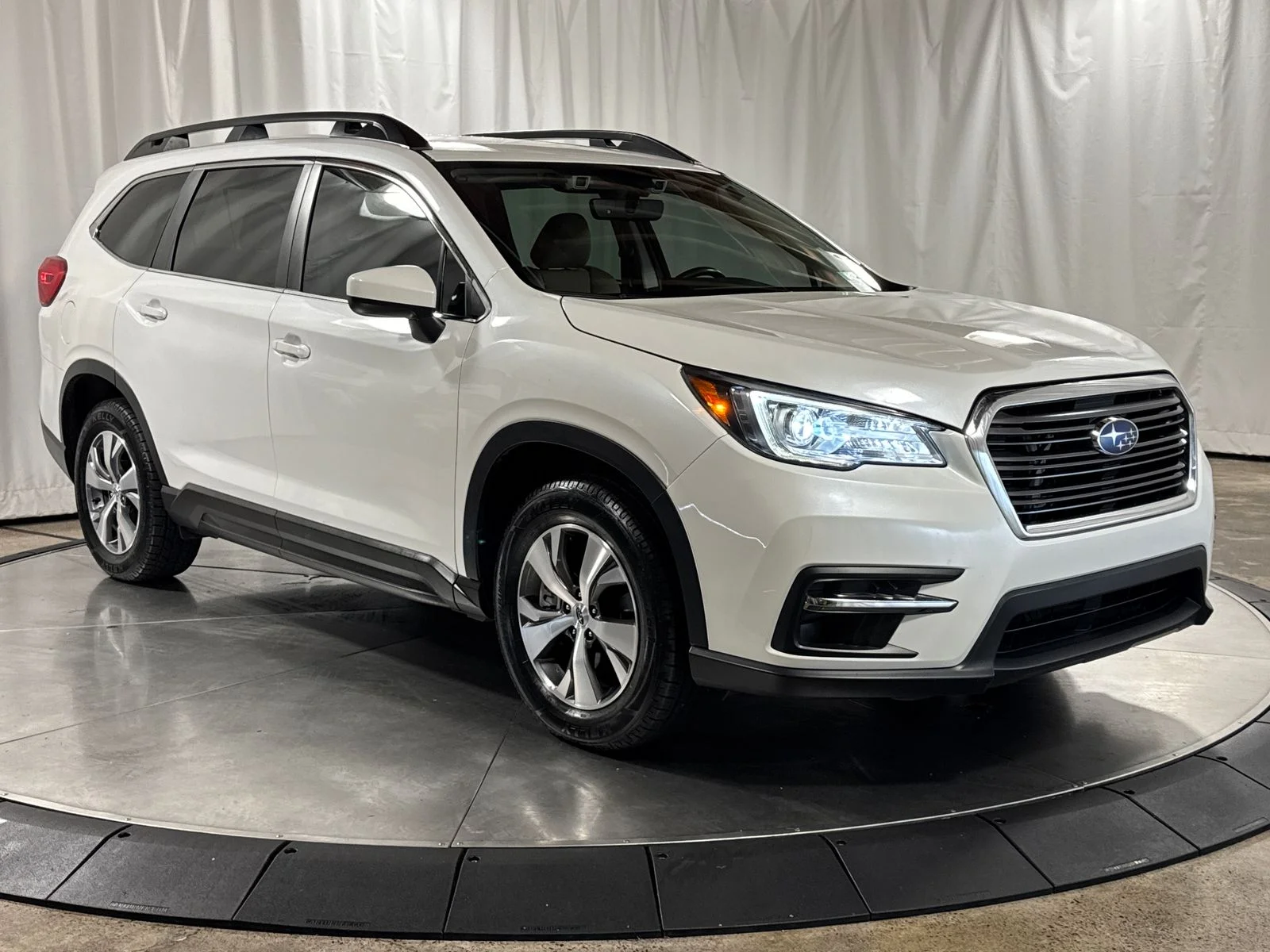Used 2022 White Subaru Premium image 7