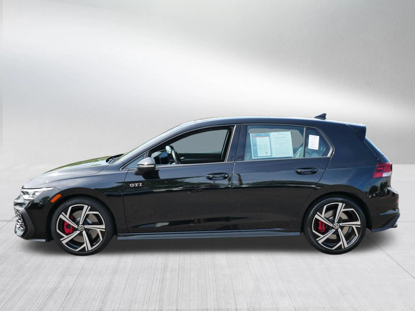 Certified Used 2025 Mythos Black Metallic Volkswagen SE image 4