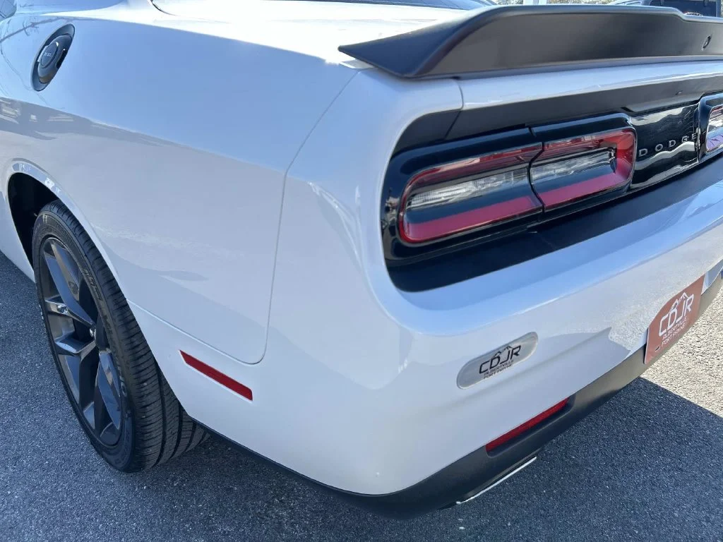 Used 2021 White Dodge SXT image 18