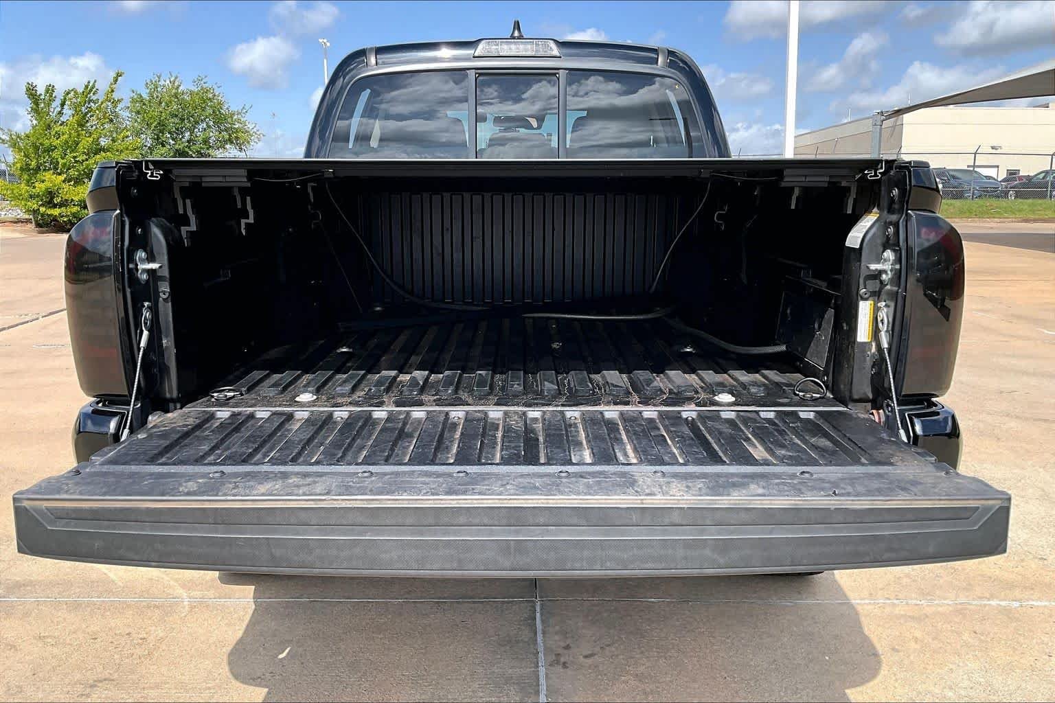 Used 2022 Midnight Black Metallic Toyota SR image 30