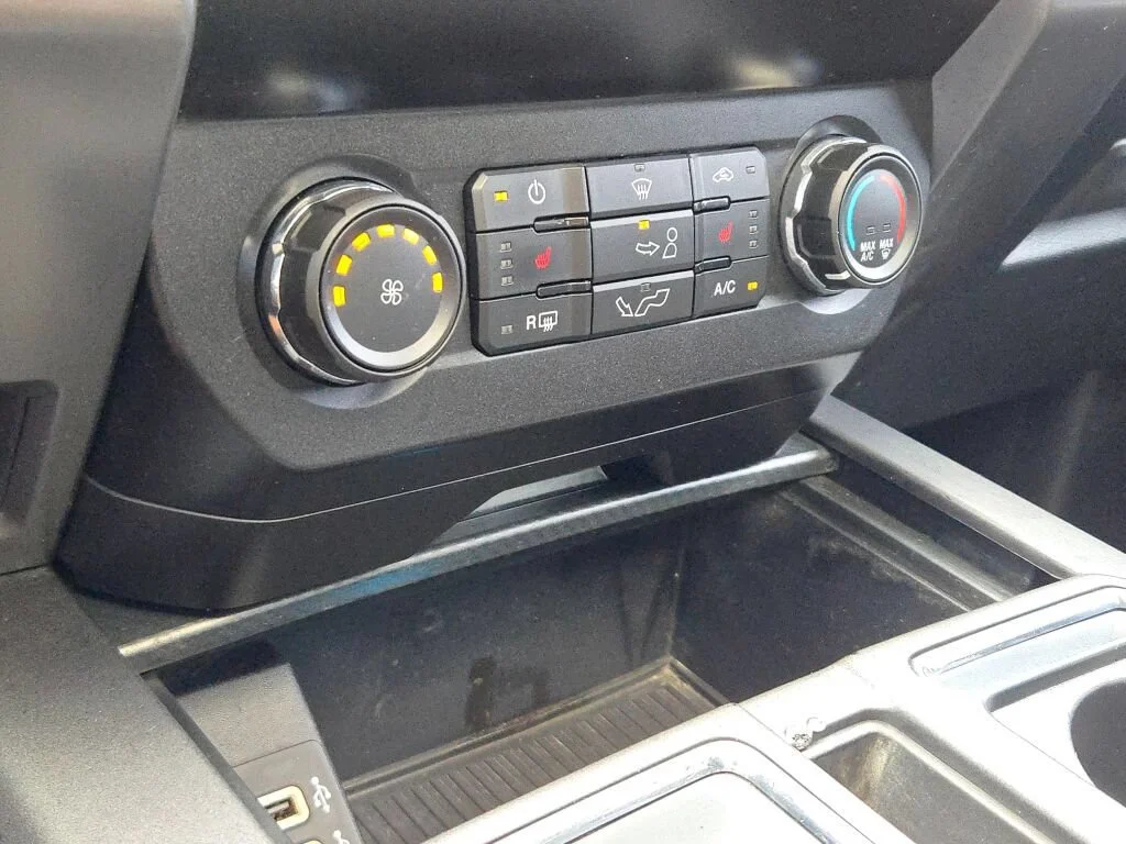 Used 2020 Gray Ford XLT image 29