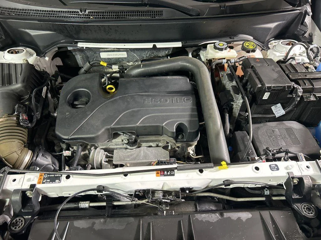 Used 2023 Summit White GMC Denali image 18