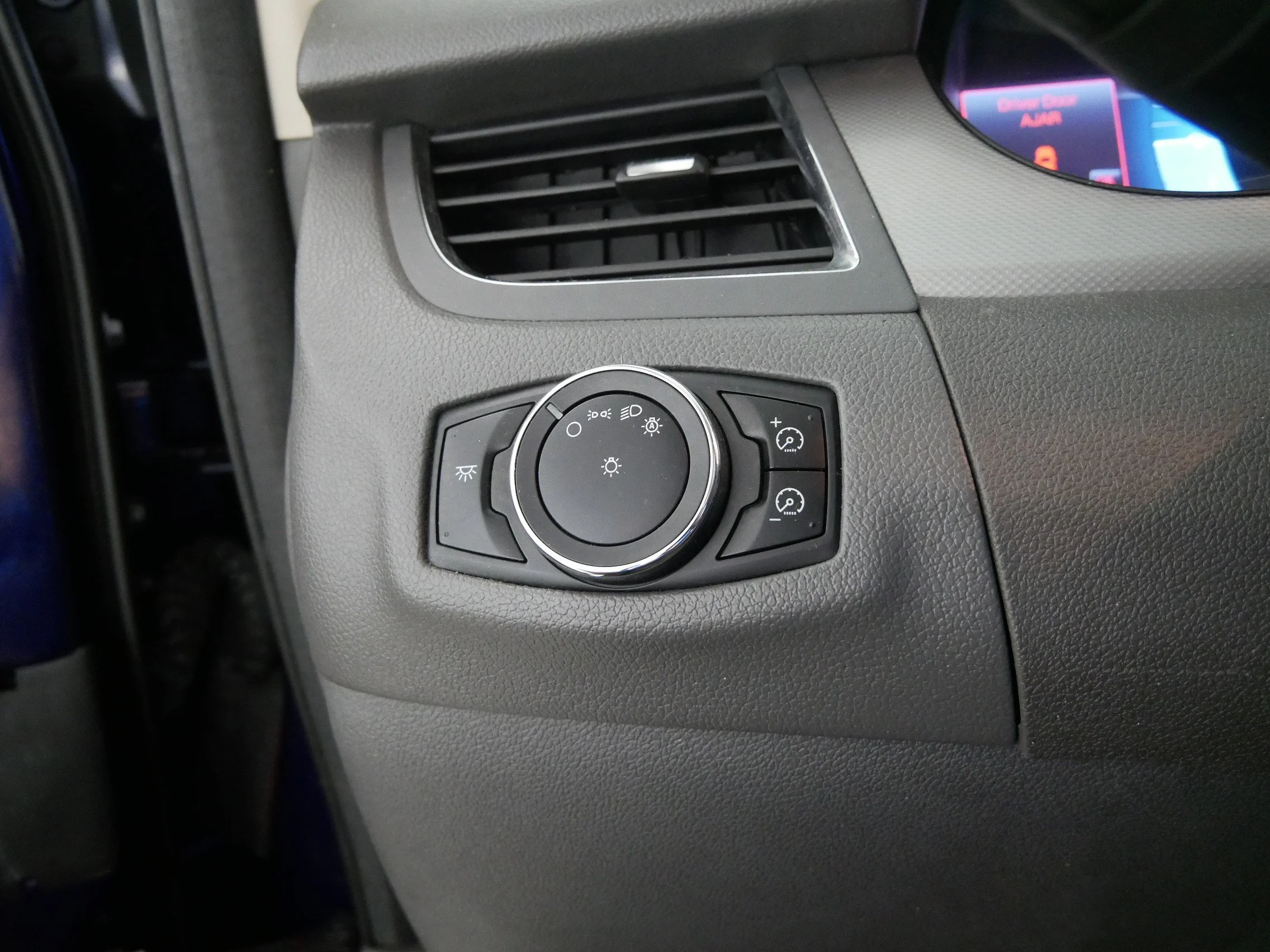 Used 2011 Kona Blue Metallic Ford SEL image 26