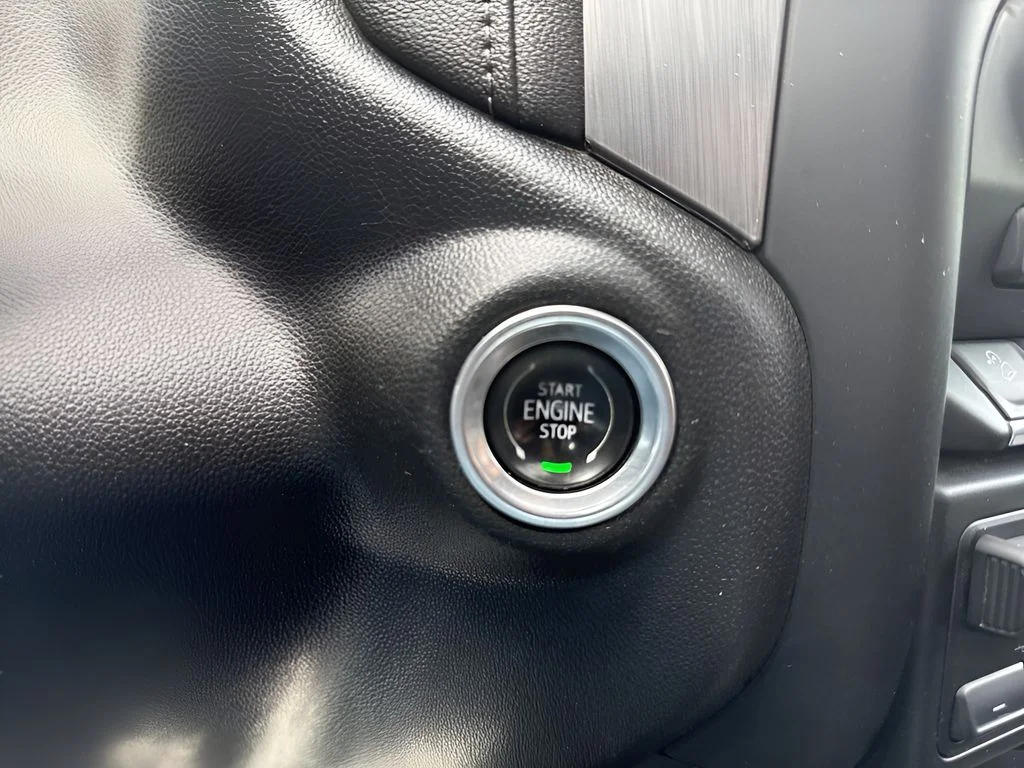 Used 2022 Black GMC Denali image 25