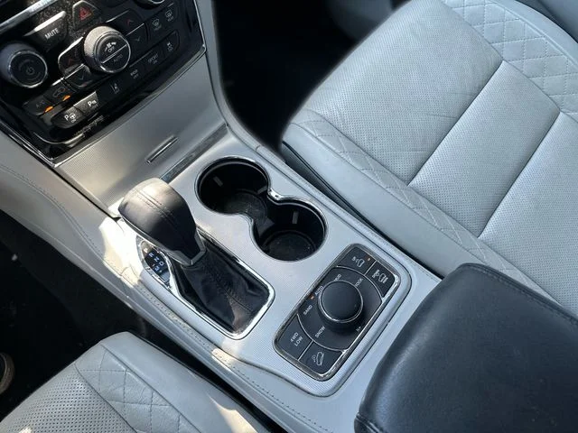Used 2020 White Jeep Summit image 22