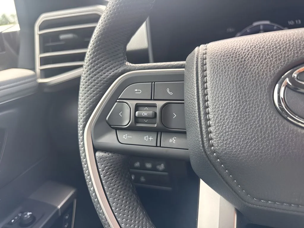 Used 2025  Toyota Limited image 11
