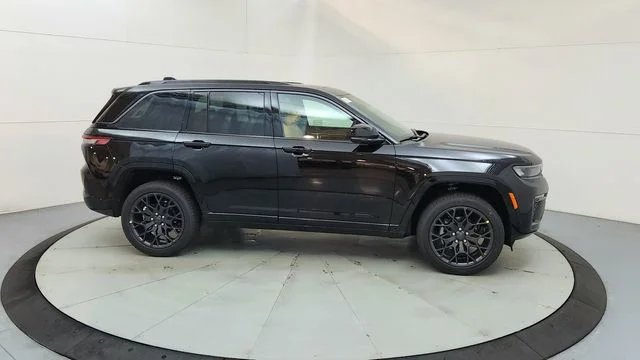 New 2026 Diamond Black Crystal Pearl-Coat Exterior Paint Jeep Summit image 13
