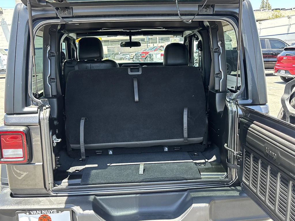 Used 2022 Granite Crystal Metallic Clear Coat Jeep Sport S image 24