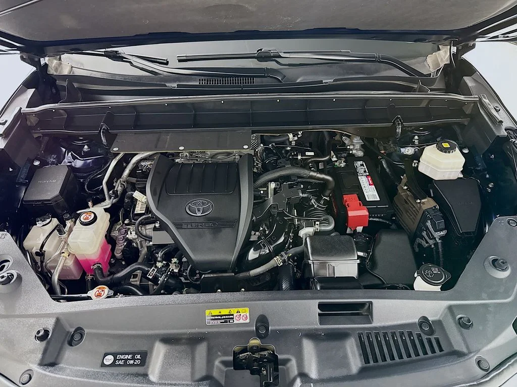 Used 2023  Toyota XLE image 30